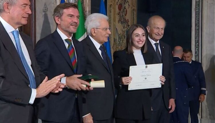 premiazione mattarella studenti fermi